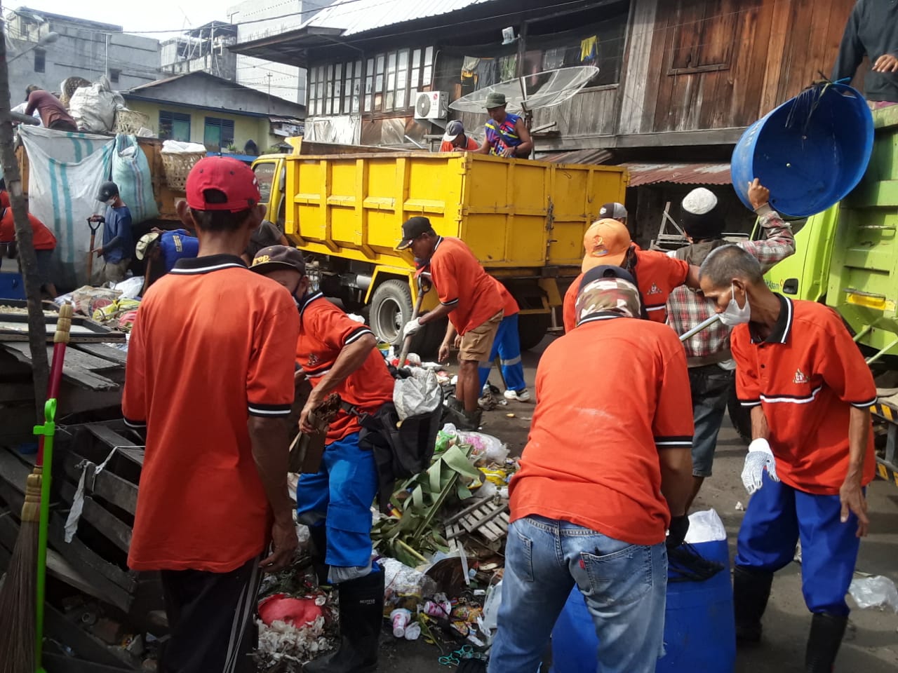 Di hari World Cleaning Up Day, UPTD Persampahan Tanjung Enim Bantuan Mobil Amroll Segera Terealisasi Di hari World Cleaning Up Day, UPTD Persampahan Tanjung Enim Bantuan Mobil Amroll Segera Terealisasi