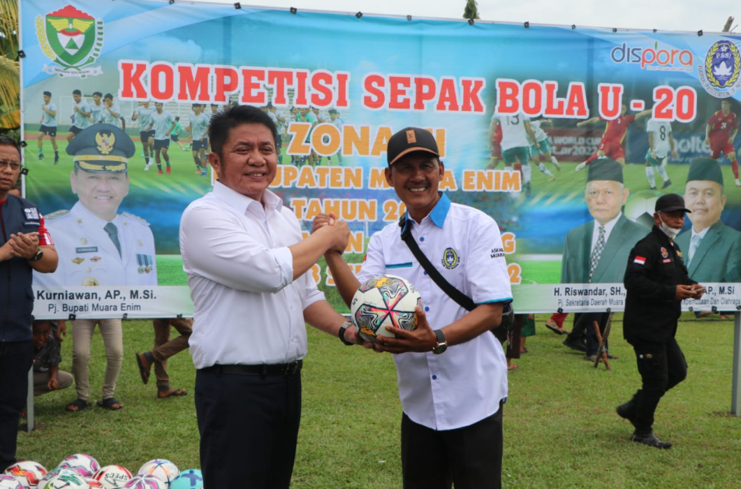 Gubernur Sumatera Selatan Herman Deru Buka Kompetisi Sepak Bola U-20 Zona III Gubernur Sumatera Selatan Herman Deru Buka Kompetisi Sepak Bola U-20 Zona III