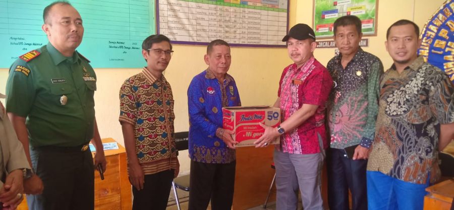 PTBA Salurkan Bantuan Masyarakat Sumaja Makmur Terdampak Bencana Puting Beliung PTBA Salurkan Bantuan Masyarakat Sumaja Makmur Terdampak Bencana Puting Beliung