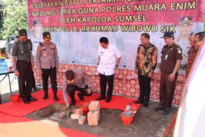 Pj. Bupati Dampingi Kapolda Letakkan Batu Pertama Pembangunan Gedung Serbaguna Polres Muara Enim