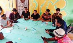 RAPAT KOORDINASI - Balasan Seniman di Palembang, menggelar Rapat Koordinasi Panitia untuk persiapan gelaran Musi Star Festival (MSF) 2022, di Rumah Budaya Plembang Nian (RBPN), Siring Agung, Palembang, Minggu (4/12/2022). 