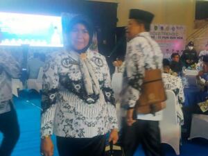 Puncak Peringatan HUT PGRI ke 77 dan HGN Tahun 2022 Se-Sumsel Beri Cahaya Positif.