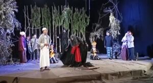 Salah satu adegan Teater SMA Bukit Asam Tanjung Enim, saat shooting di TVRI Sumsel, mengusungnaskah "Rumah Kardus” Karya dan Surtadara Sadikin Khairsah, S.Pd (foto.dok.Fortass).